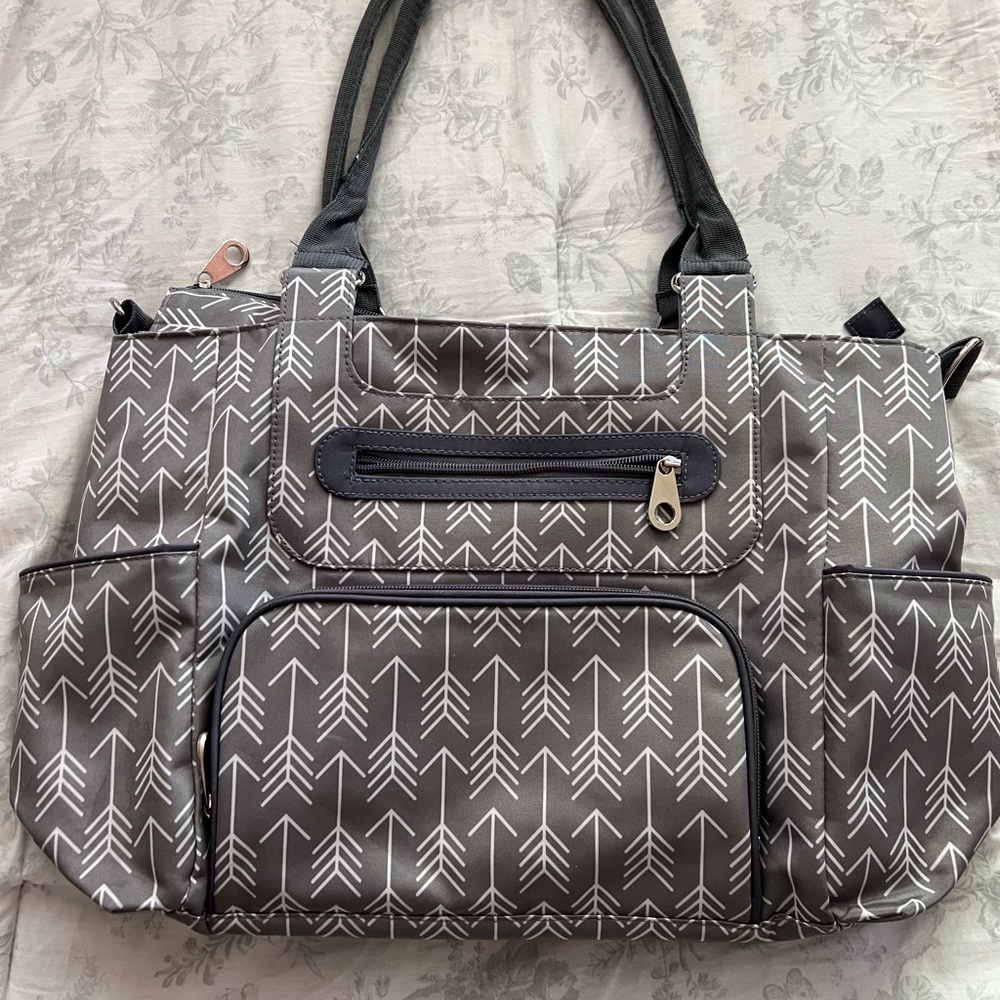 SOLD‼️Gray Arrow Pattern Diaper Bag